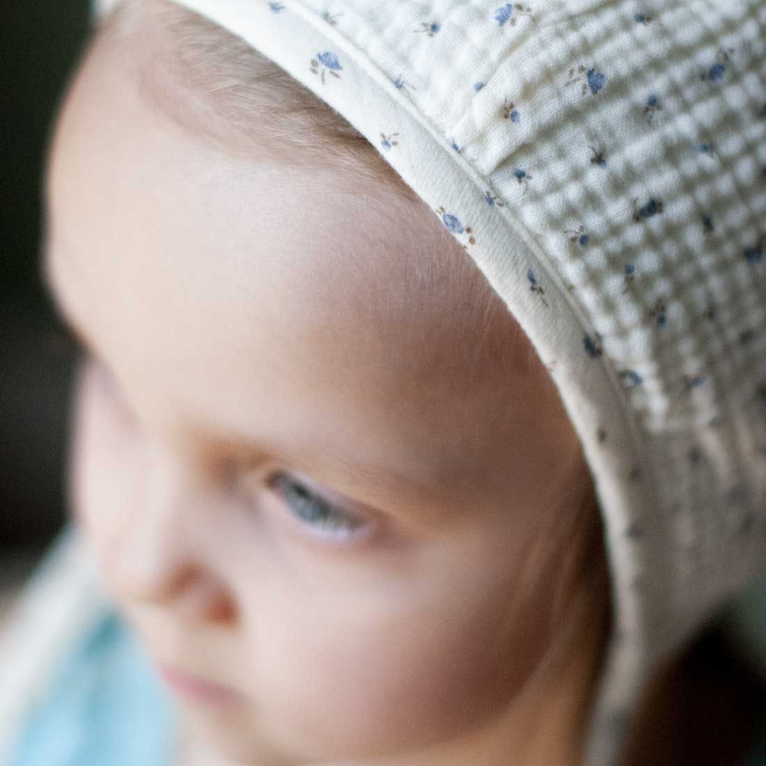 miniMilla bonnet lilledega "Forget Me Not"